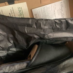 Brand New Mens UGG slippers